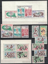 SPORT - AFRIQUE - COLLECTION DE 60 TIMBRES ET 7 BLOCS NEUFS - PAYS DIVERS - SAN.