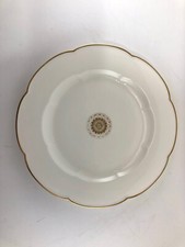assiette porcelaine blanche et dorée Sevres avec rosace 1902