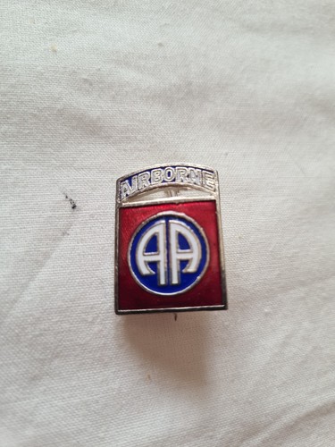 Insigne émaillé pin - insigne, ,