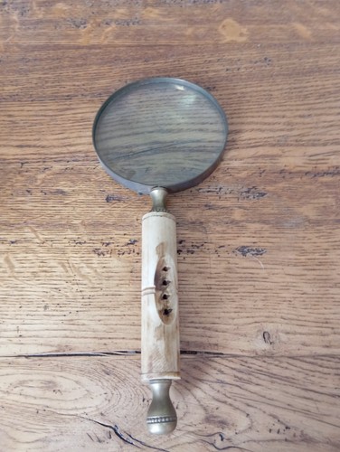 Loupe ancienne et laiton - ,