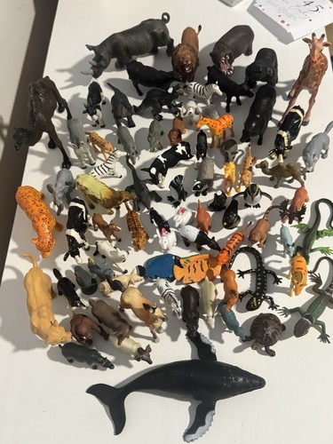 Small wild animal figures lot - wild,