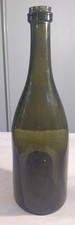 BOUTEILLE DE VIN DU XVIII ème S. EN VERRE BULLE VERTE , BORDELAISE, A CUL CREUX