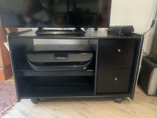 Meuble tv noir à roulettes