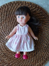 Poupée mini Corolline brune frange