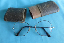 Ancienne paire de lunettes cerclées métal argenté étui cartonné rigide/2