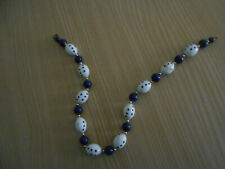 Collier vintage, en perle marine et blanc ras de cou longueur 44 cm