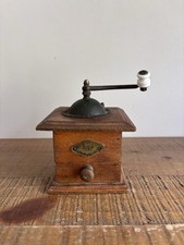 Ancien Petit Moulin À Poivre PEUGEOT Frères en Bois - Brevetés S.G.D.G. - H8cm