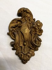 Cache Piton, Bronze D'ameublement