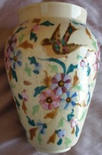 Vase de lampe à pétrole barbotine polychrome des années 20 / 30 Oiseaux & fleurs