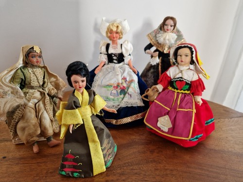 Lot poupees folkloriques - poupees,