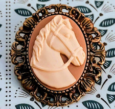 Broche camée  portrait tête