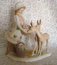 Figurine porcelaine Fille aux biches D'Art.SA. (Spain) Hauteur 23 cm