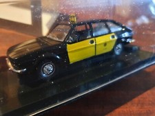 34150 VEREM / BASE SOLIDO / RENAULT 30 TS TAXI BARCELONA 1/43