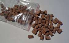 lot de 100 mini bouchons en liège , long +/- 15 mms - diametre +/- 10 mms