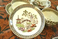 6 tasses et sous tasses faience ou porcelaine décor japon oriental