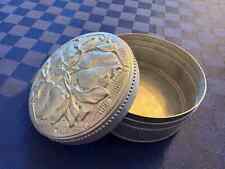 Boite ancienne en aluminium début XXème - décor de violettes sur le couvercle