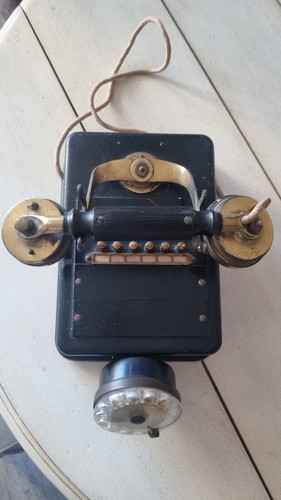 Ancien téléphone bakélite - ancien,