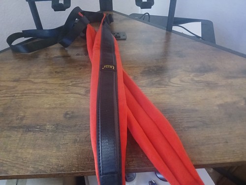Red accordion shoulder straps - red,