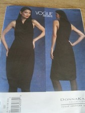 1028 PATRON"VOGUE CREATION DONNA KARAN   INCONTOURNABLE ROBE NOIR CHIC T42 A 48