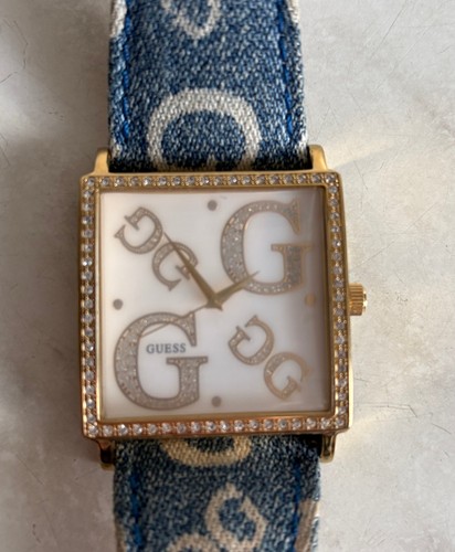 Montre guess carrée dorée - montre,