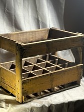 Caisse ancienne pour le transport de 12 bouteilles. 