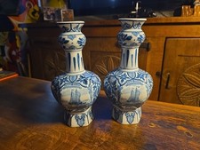 paire de vases anciens en faïence de Delft ( hauteur 23 cm )