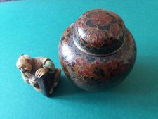 RARE 2 OBJETS  VASE CHINOIS EN METAL DECORE D' EMAUX CLOISONNES-+ UN PERSONNAGE