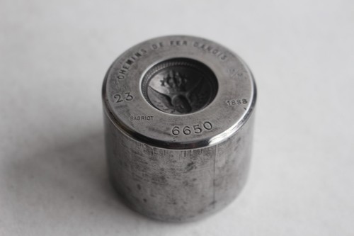 Matrice bouton livrée - bouton,