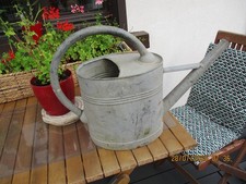 ancien arrosoir  en galva pour deco sans pome   non etanche