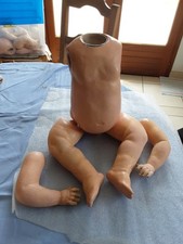 Grand corps de bébé