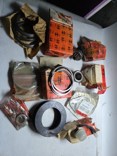 Stock lot pièces auto - de, d'auto