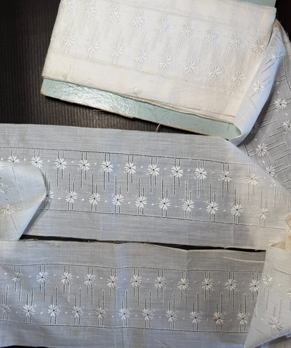 Dentelle ancienne large - dentelle,