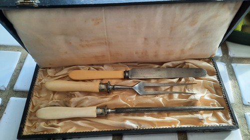 Ancien service decouper dans - service, a