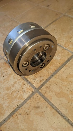 Volant magnétique avec pignon
