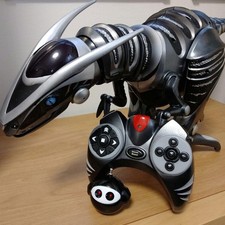 Robot dinosaure argent/noir