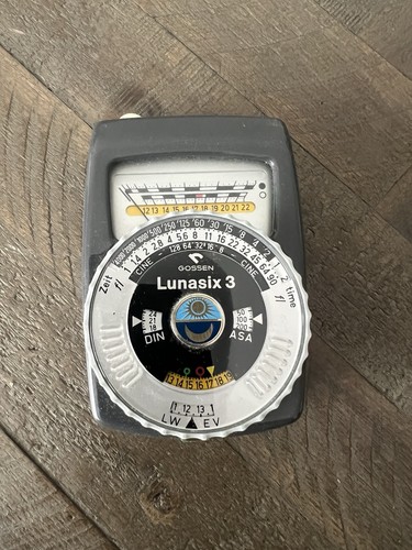 Gossen lunasix light meter - light,