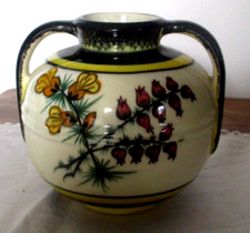 Ancien vase a anses