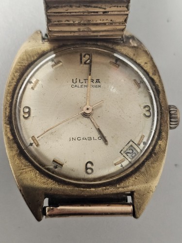 Montre mecanique ultra - mecanique,