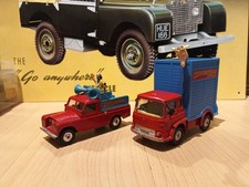 LOT DE 2 CORGI CIRQUE CHIPPERFIELDS