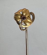 Epingle à cravate en or massif 18 carats - Début XXème - Broche - spinelle