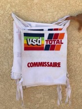UN DOSSARD COMMISSAIRE DE COURSE DOUBLE DU RALLYE DE L’ATLAS de 1987  