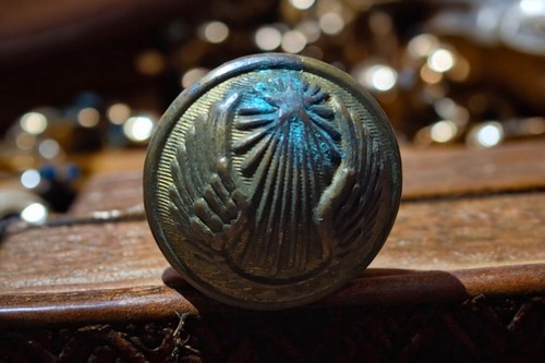 Bouton militaire doré - bouton,