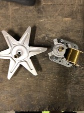 Moteur ventilateur chaleur tournante four AKZM770 Whirlpool Ref 481236118492