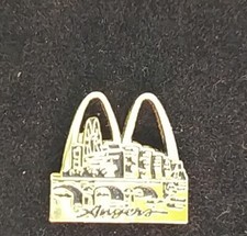 pin's pins MC DONALDS ANGERS