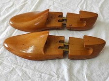 2 Anciens Embauchoirs, Forme à chaussures en bois Perfecta Taille 41