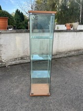 Vitrine d’exposition en verre et bois clair