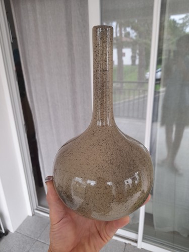 Vase signature identifier - vase,