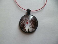 collier noir cabochon femme ballon rouge 25mm pochette cadeau offerte