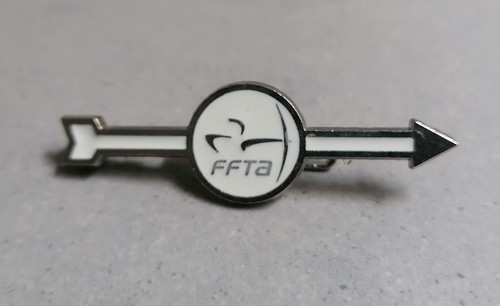 Broche insigne médaille tir - médaille,