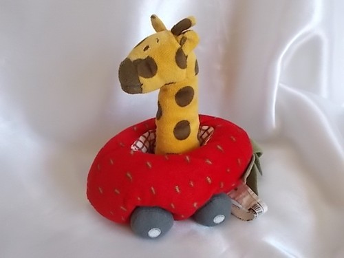 Doudou girafe dans voiture - doudou,